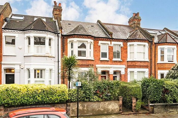 2 Bedroom Flat To Rent In Cavendish Road, Balham, SW12