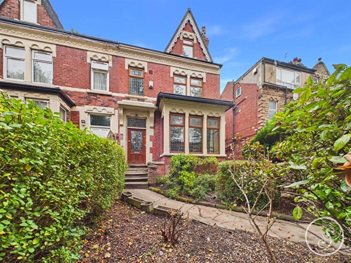 5 Bedroom Semi-Detached House For Sale In Harehills Avenue, Leeds, LS8