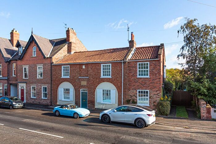 4 Bedroom End Of Terrace House For Sale In Main Street, Fulford, York, North Yorkshire, YO10