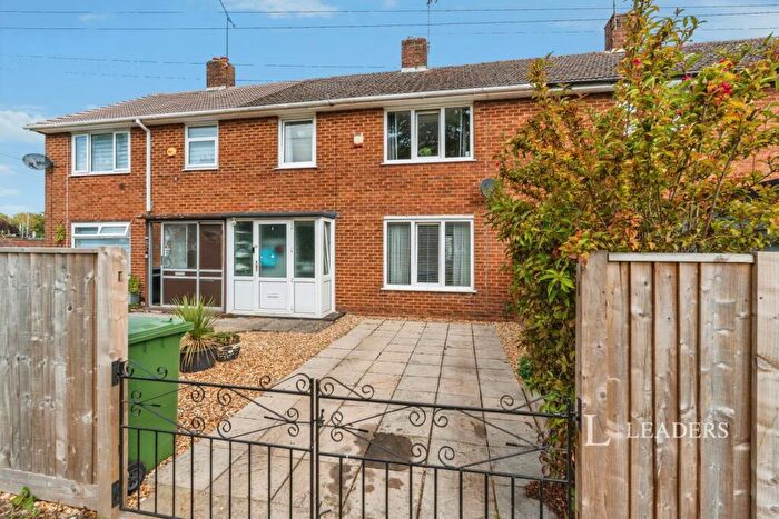 3 Bedroom Terraced House To Rent In Sedbergh Road, SO16