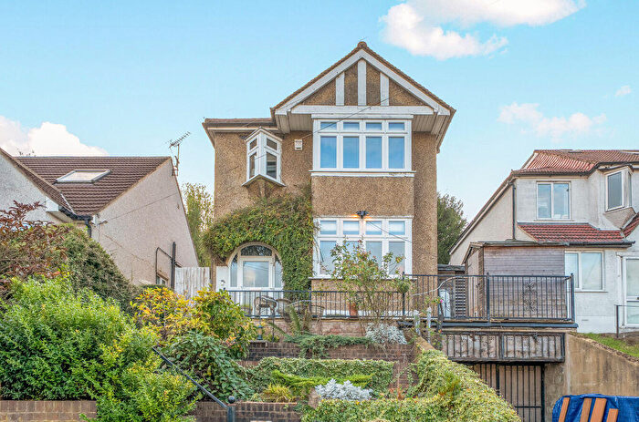 3 Bedroom Detached House For Sale In Valley Road, Kenley, CR8