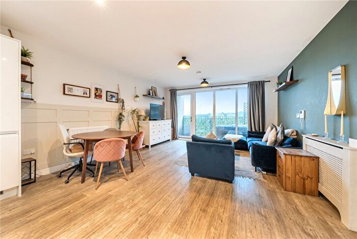 2 Bedroom Property For Sale In Apple Yard, London, SE20