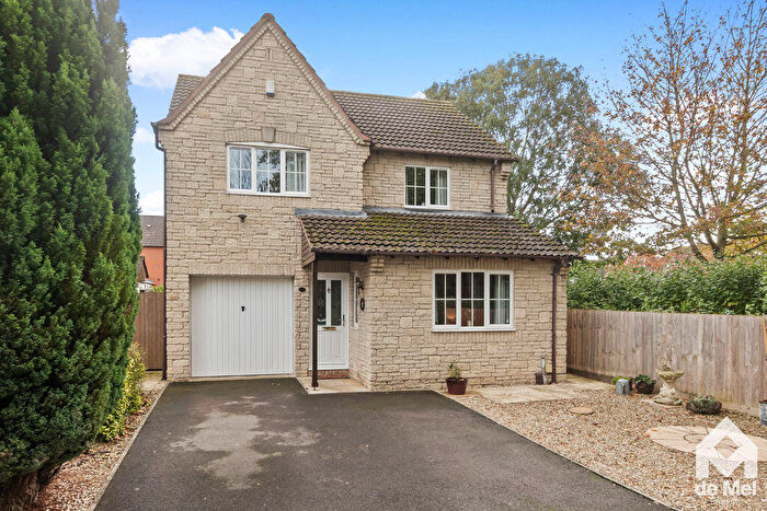 4 Bedroom Detached House For Sale In Bramble Chase, Bishops Cleeve, GL52