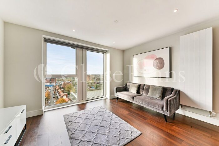 2 Bedroom Flat To Rent In Samuelson House, Greenview, Merrick Road, Southall, London, UB2