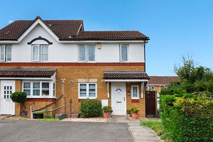 2 Bedroom Semi-Detached House For Sale In Tollgate Drive, Hayes, UB4