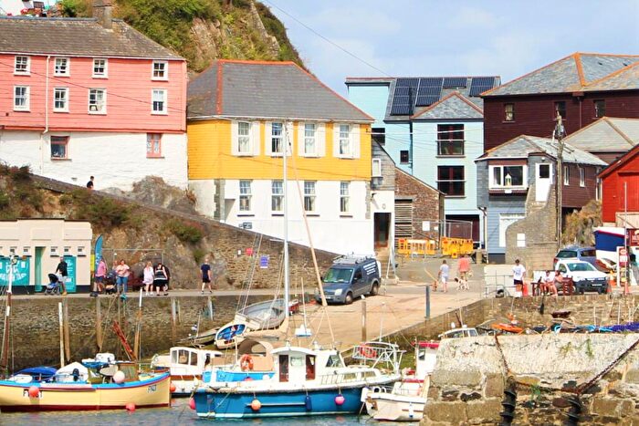 3 Bedroom Semi-Detached House For Sale In The Cliff, Mevagissey, PL26