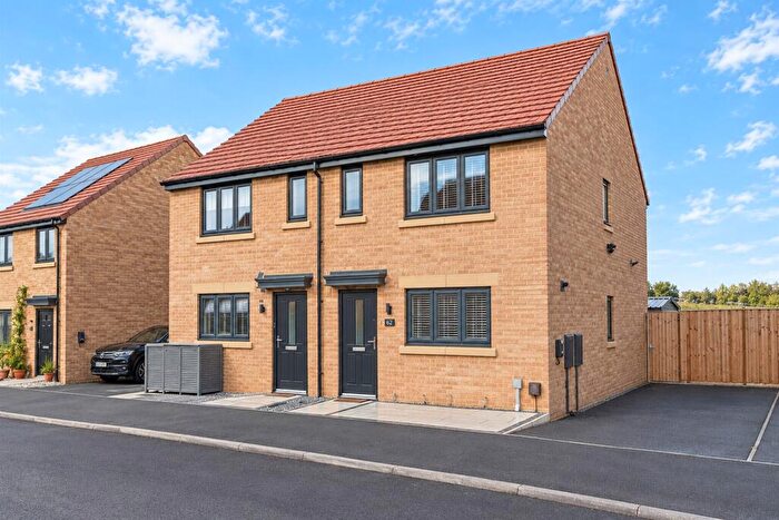 3 Bedroom Semi-Detached House For Sale In Bluebell Way, Thurnscoe, Rotherham, S63