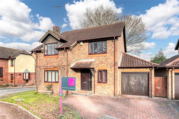 4 Bedroom Detached House To Rent In Sandford Down, The Warren, Bracknell, Berkshire, RG12