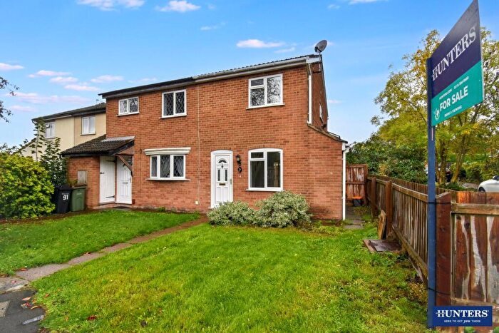 3 Bedroom End Of Terrace House For Sale In Bideford Close, Wigston, Leicester, LE18