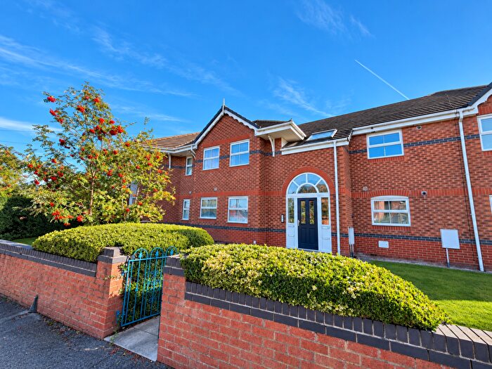 2 Bedroom Apartment For Sale In Gratrix Lane, Sale, M33