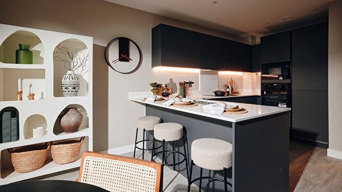 2 Bedroom Flat For Sale In Brentford, Brentford, TW8