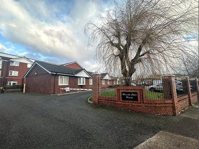 2 Bedroom Bungalow For Sale In Crow Wood Lane, Widnes, Cheshire, WA8