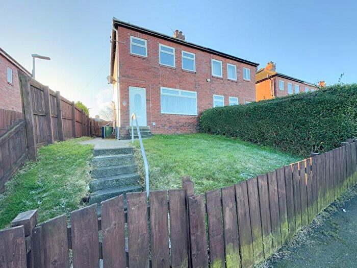 3 Bedroom Semi-Detached House To Rent In River View, Blaydon, NE21