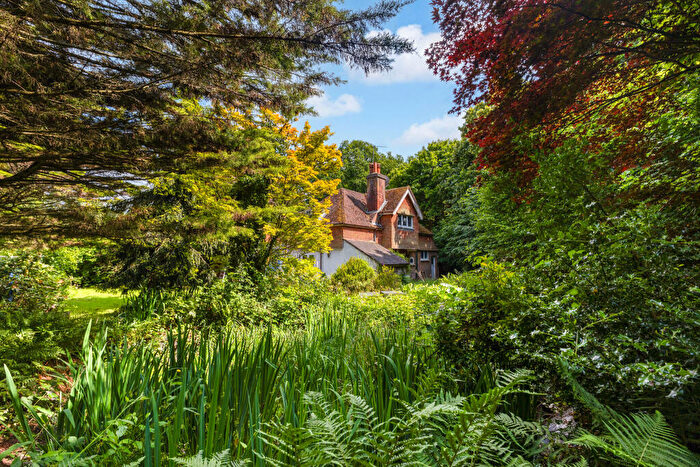 4 Bedroom Detached House For Sale In Rodgate Lane, Haslemere, GU27
