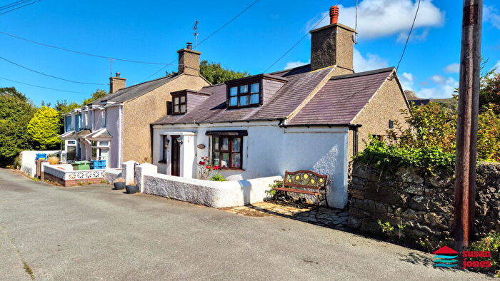 2 Bedroom Semi-Detached House For Sale In Nefyn, Pwllheli, LL53
