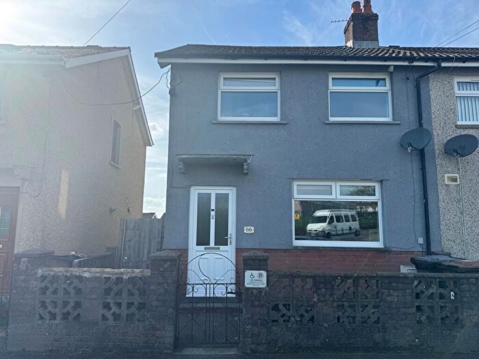 3 Bedroom Semi-Detached House For Sale In Derwendeg Avenue, Cefn Fforest, NP12