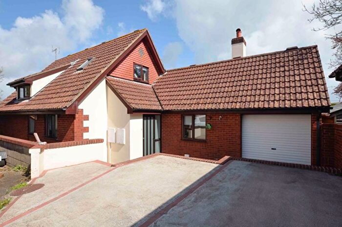 4 Bedroom Detached Bungalow For Sale In Bon Air Close, Brixham, TQ5