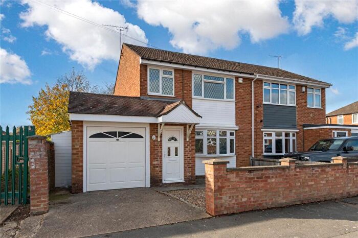 2 Bedroom Semi-Detached House For Sale In Stapleford Road, Luton, Bedfordshire, LU2