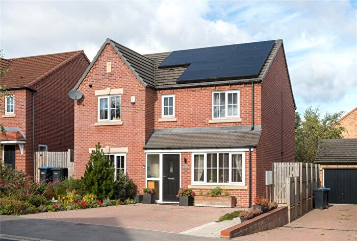 4 Bedroom Detached House For Sale In Malham Drive, Harrogate, HG3