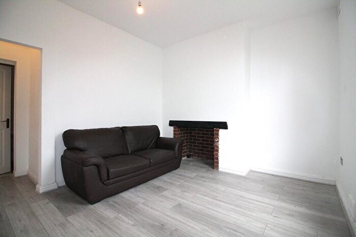 1 Bedroom Apartment To Rent In Ground Floor Flat At Montgomery Terrace Road, Sheffield, S6
