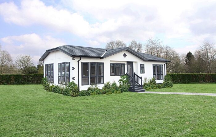 2 Bedroom Mobile/park Home For Sale In Merry Hill Country Park, Honingham, Norwich, NR9