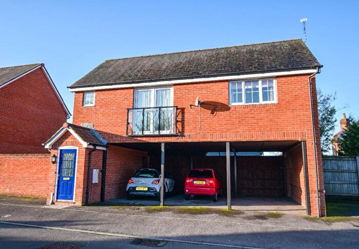 2 Bedroom Flat To Rent In Pointers Way, Amesbury, SP4