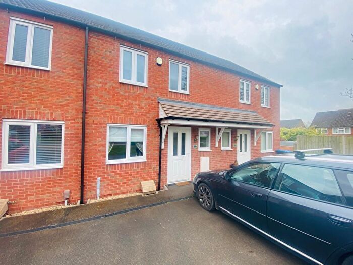 3 Bedroom House To Rent In Featherbed Lane, Rugby, CV21