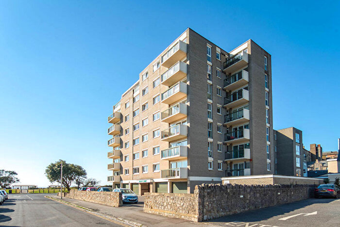 2 Bedroom Flat For Sale In Beach Road, Weston-Super-Mare - Balcony, BS23