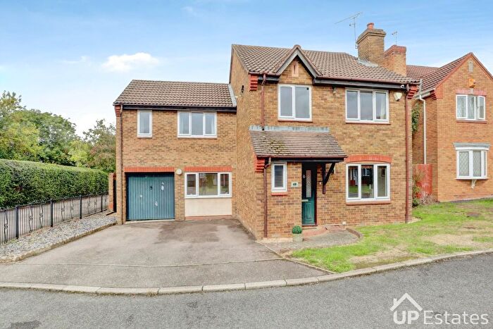 5 Bedroom Detached House For Sale In Exbury Way, Maple Park, Nuneaton, CV11