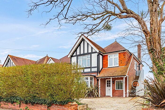 2 Bedroom Flat For Sale In Alexandra Road, Poole, BH14