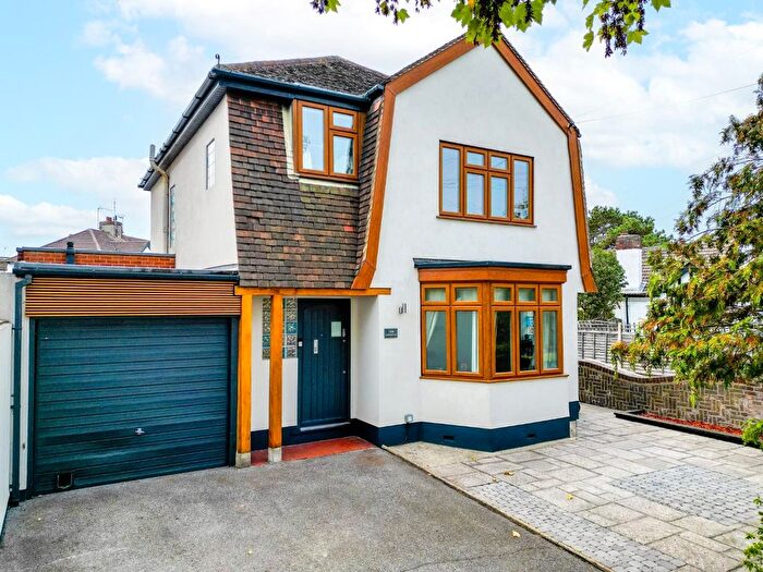 4 Bedroom Detached House For Sale In London Road, Leigh-On-Sea, SS9