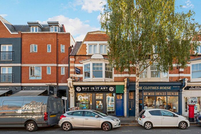2 Bedroom Flat To Rent In High Street, Teddington, TW11