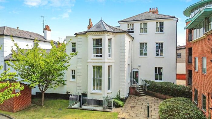 Studio For Sale In Tilehurst Road, Reading, Berkshire, RG1