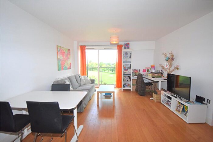 2 Bedroom Apartment To Rent In Baily, Parkway, Newbury, Berkshire, RG14