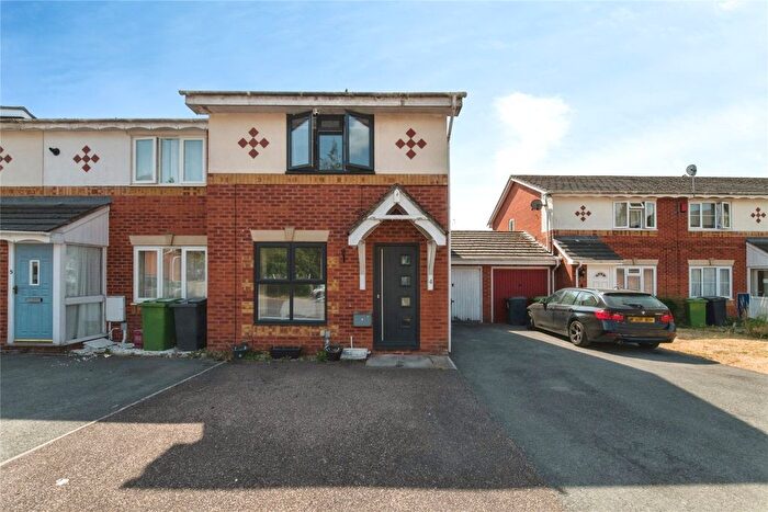 3 Bedroom End Of Terrace House For Sale In Excalibur Close, Exeter, Devon, EX4