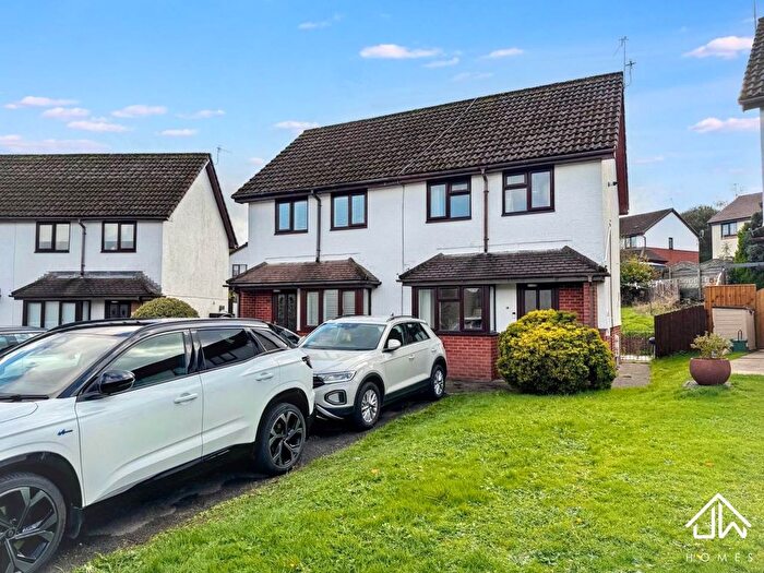 2 Bedroom Property To Rent In St Peters Drive, Blackwood, NP12