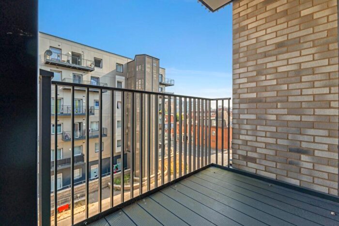 2 Bedroom Flat To Rent In Herschel Street Slough, SL1