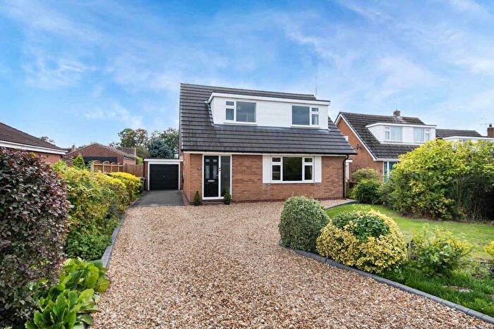3 Bedroom Chalet For Sale In St. Saviours Close, Retford, Nottinghamshire, DN22