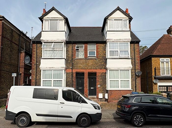 Studio To Rent In Park Road, Sittingbourne, ME10