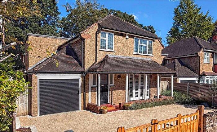 4 Bedroom Detached House For Sale In Elm Grove, Orpington, BR6