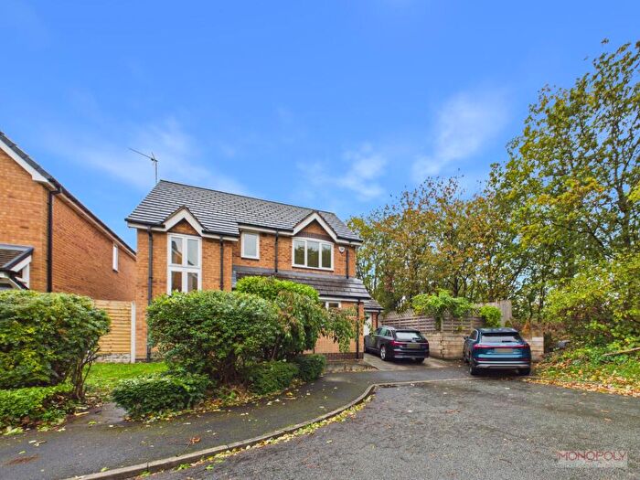 3 Bedroom Detached House For Sale In Fox Close, Summerhill, LL11
