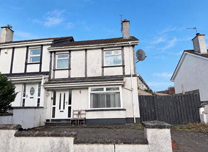 3 Bedroom Semi-Detached House For Sale In Glen Road, Derry, BT48
