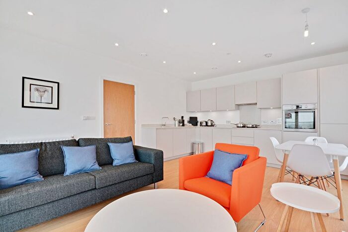 2 Bedroom Flat To Rent In Maraschino Apartments, Cherry Orchard Road, Croydon, CR0