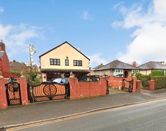 5 Bedroom Terraced House For Sale In Ribbleton Avenue, Preston, Lancashire, PR2