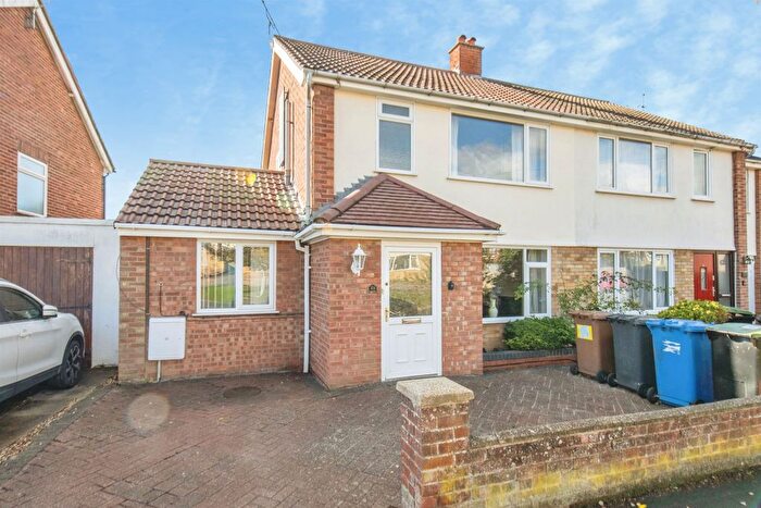4 Bedroom Semi-Detached House For Sale In Congreve Road, Ipswich, IP1