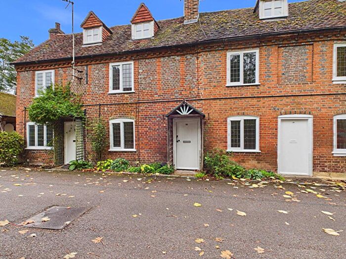 3 Bedroom Terraced House For Sale In Church View, Bradfield, RG7