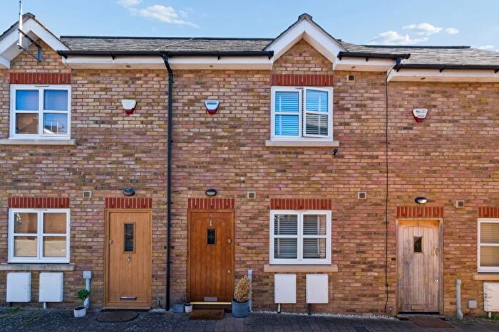 1 Bedroom Terraced House To Rent In Farrs Mews, Ebury Road Rickmansworth, WD3