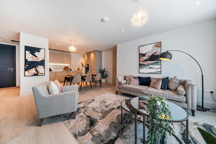 2 Bedroom Retirement Property For Sale In Aylmer House, Portsmouth Road, Cobham, Surrey, KT11