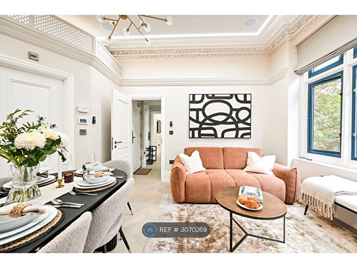 3 Bedroom Flat To Rent In Charing Cross Road, London, WC2H