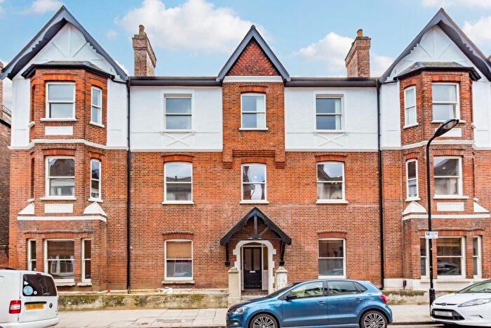 2 Bedroom Flat To Rent In Rowhill Road, London, E5